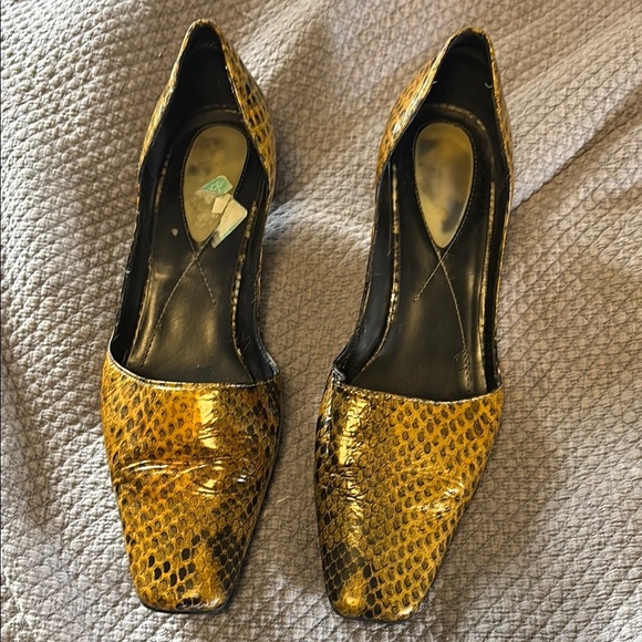 Liz Claiborne Shoes - Liz Claiborne Women's Flex Paisley Reptile Print Leather Pumps 9.5